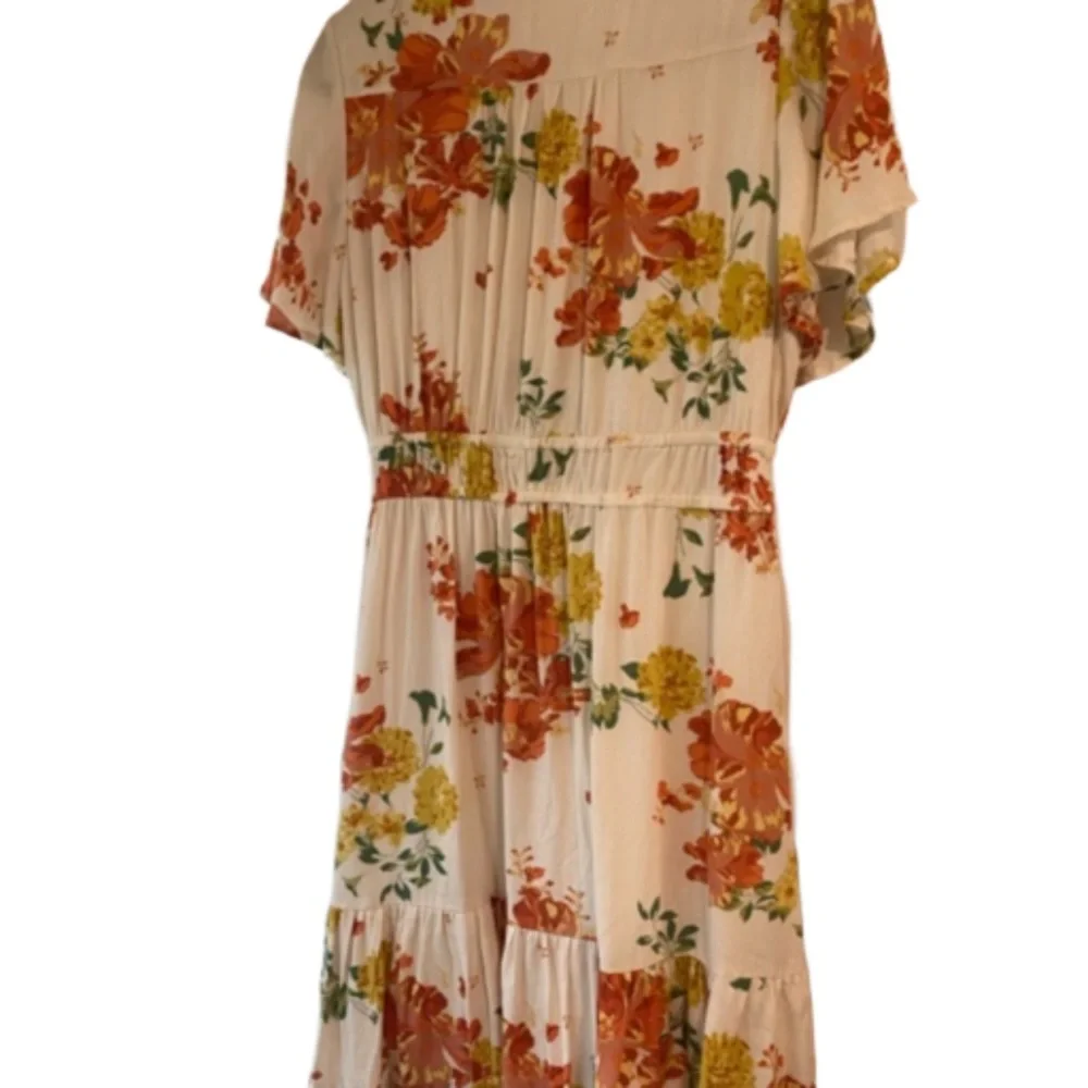 Size large women’s dress - Picture 2 of 3